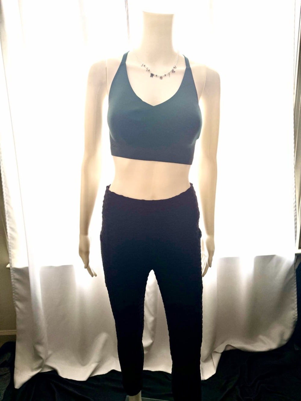 Soma Hunter Green V‑Neck Seamless Lace Sports Bralette